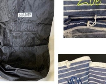 Personalisierter College Wäsche Rucksack / gestreifte Wohnheimtasche / Netztasche