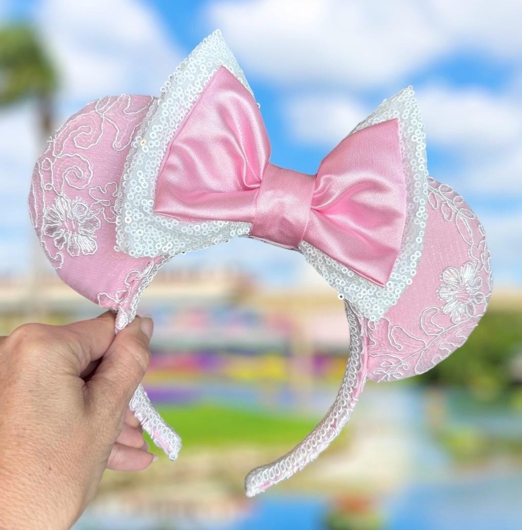 Pink and White Princess Floral Embroidered Minnie Ears  display picture 1