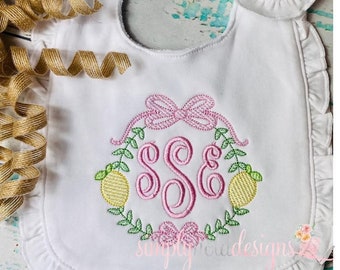 Ensemble monogramme à volants et bavoirs pour bébé fille - Personnalisé et élégant