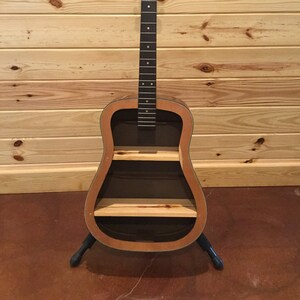 Guitar shelf - Arbor