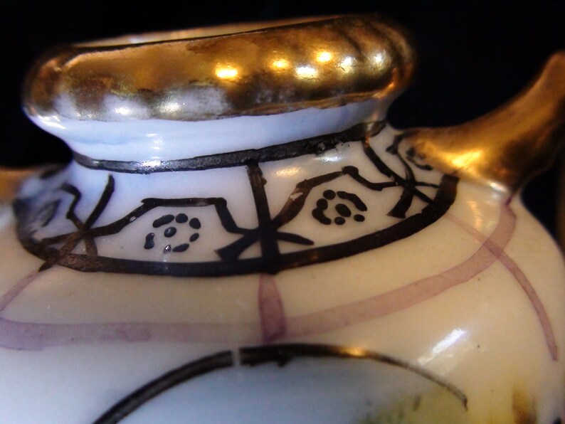 nippon vase with gilt handles and rim from Moriage