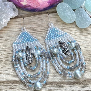 Boucles d&#39;oreilles franges en perles : coquillages en argent, perles et labradorite
