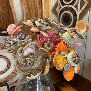 Shell flowers and hummingbirds
