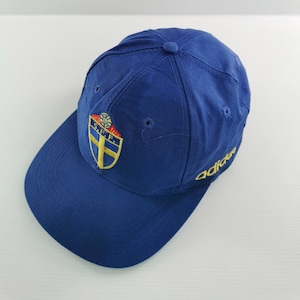 Adidas top japan hat
