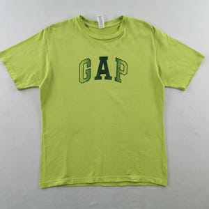 Camiseta GAP con el logo grande de GAP, talla M