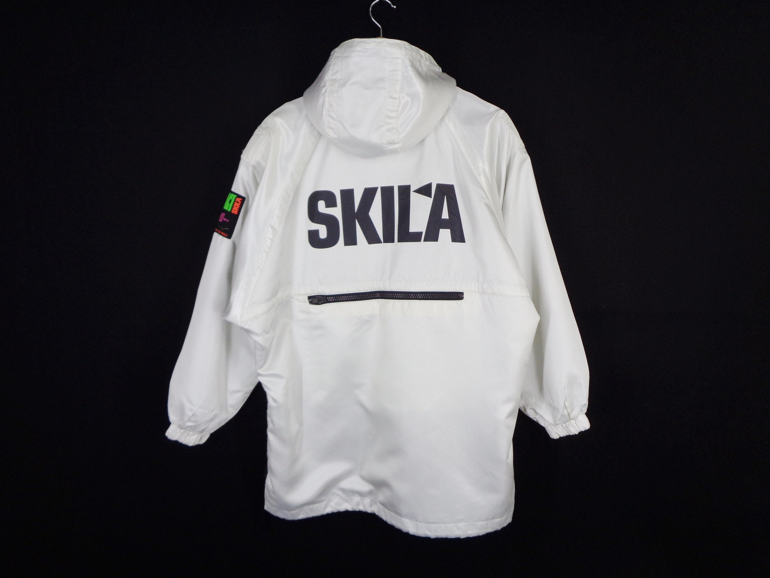 Скила одежда. Серая олимпийка адидас мужская. Финской фирмы skila. Куртка женская zm. Скила одежда.