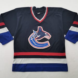 Vancouver Canucks Jersey Vintage Vancouver Canucks CCM NHL Jersey Shirt Size L