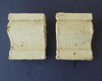 Par de ménsulas, molduras o soportes de madera de 9,2 cm (3-5/8") procedentes de materiales de construcción recuperados - Varios pares disponibles