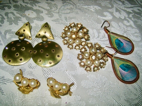 Vintahe Lot of 4 pair Earrings 3 pierced 1 clip o… - image 2