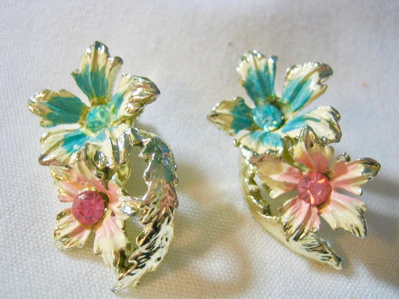 Vintage 50s Floral Enamel Rhinestone clip on Earr… - image 2