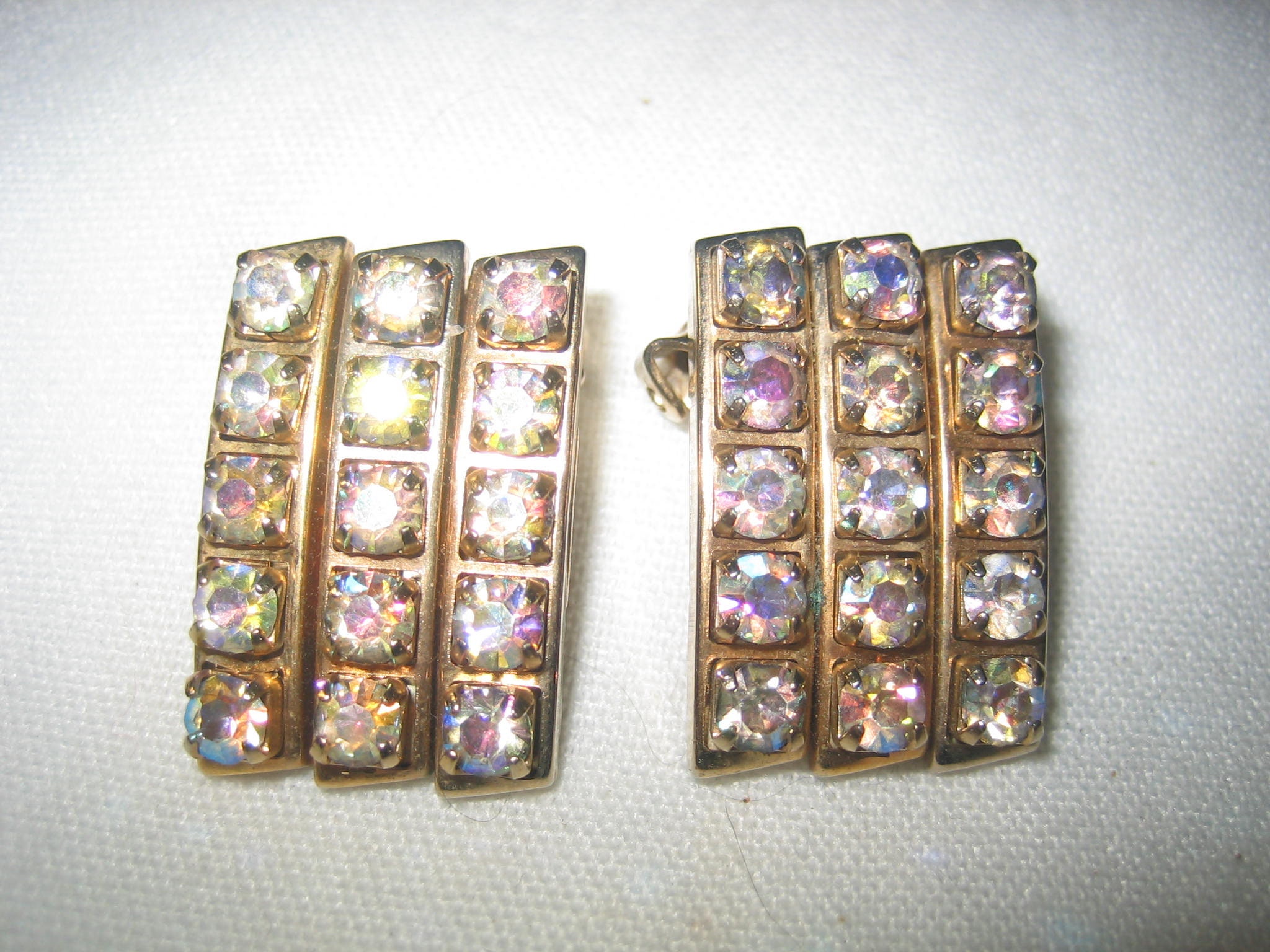 Vintage Art Deco Aurora Borealis Rhinestone Earrings Clip on