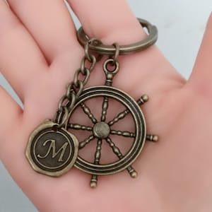 Llavero de bronce antiguo, inicial personalizada, llavero con dije de timón náutico, regalo de cumpleaños, regalo para papá, regalo para novio, regalo para esposo