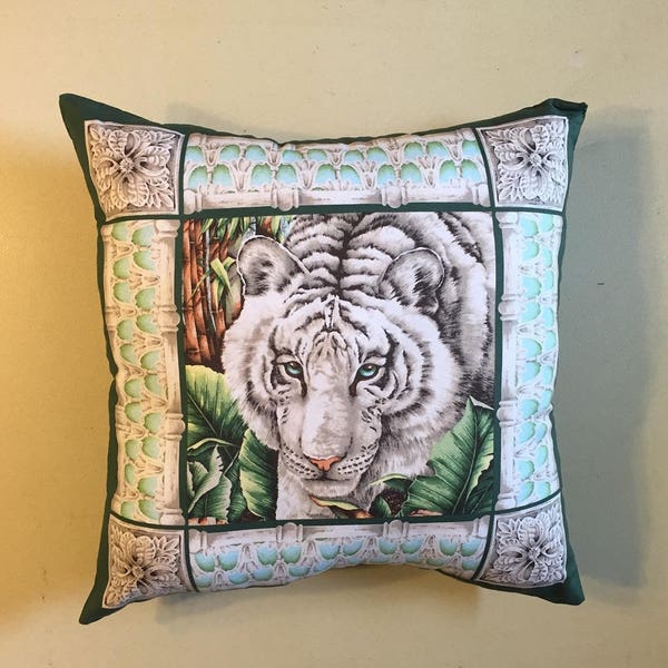 NEW Beautiful WHITE TIGER Wildlife Complete throw pillow, collectible, decorative, gift, cover, home decor, offical fabric