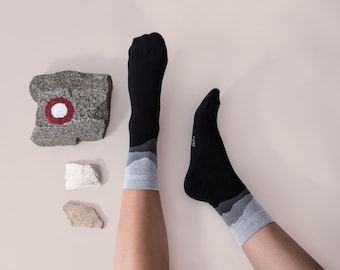 Mountain Aerial Perspective Black Socks • Urban Hiker Cotton Socks • Casual Cotton Socks • Designer Hiking Socks • Outdoor Monochrome Socks