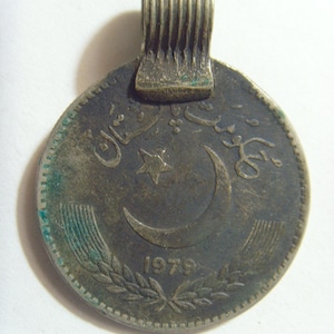 vintage Islamic Crescent Moon Star silver tone tribal coin pendant amulet et2248