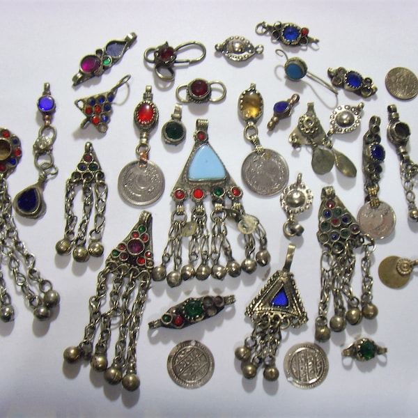 25 antique tribal nomadic jewelry components pendants lot central Asia  renaissance festival et2084