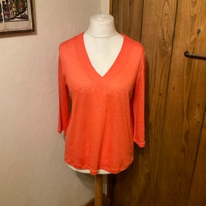 Linen jersey top V neckline plunging 3/4 orange sleeves