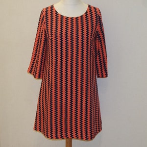 Flared trapeze dress, 3/4-sleeved polyester crepe dress and round neckline, dress dress