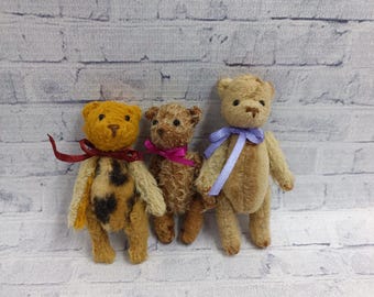 Los ositos de peluche en miniatura son juguetes para tus muñecas.