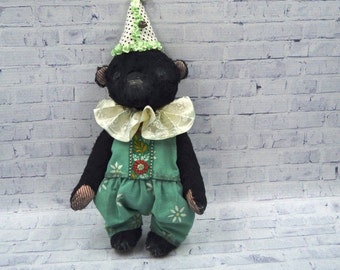 Decoración de interiores, el oso hecho a mano es un regalo original para cualquier ocasión.
