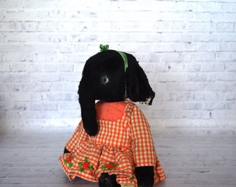 Juguete interior de elefante negro hecho a mano Regalo original en estilo vintage elefante en vestido elegante en una sola copia