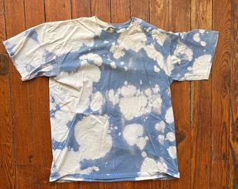 Vintage 1990s Tie Dyed White and Blue T Shirt Clouds Medium/Small