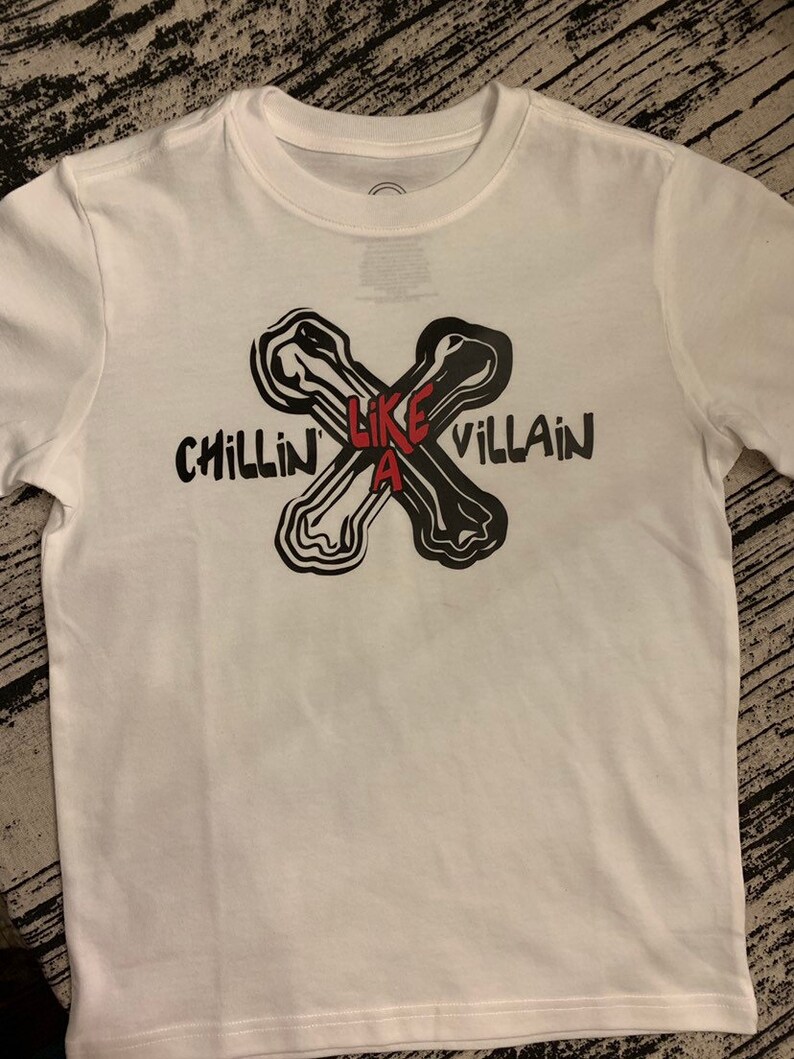 Chillin' Like a Villain Carlos Icon-descendants Tee | Etsy