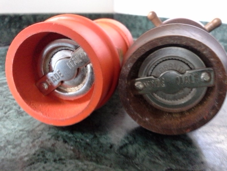 Vintage Black Pepper & Hot Pepper Grinders Salt and Pepper Etsy