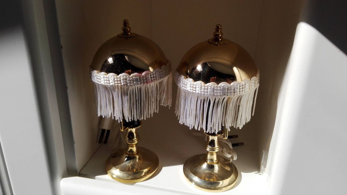 Couple of  lamps with shades, table lamps, gold charms, colors of nature in spring, easter, st patrick's day, foto 1 di 5