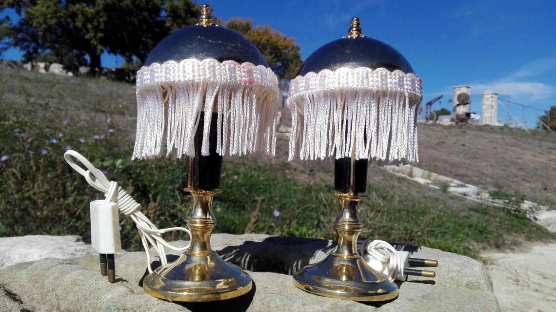 Couple of  lamps with shades, table lamps, gold charms, colors of nature in spring, easter, st patrick's day, foto 2 di 5