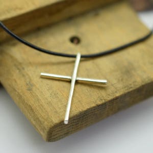 Pendentif croix en argent sterling simple croix collier en cuir noir pour homme unisexe croix en cuir noir collier cadeau de baptême