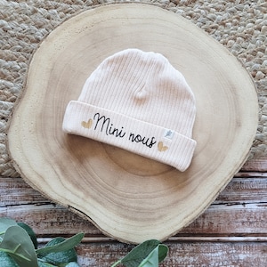 Bonnet de naissance pour bébé thème mini nous Beige