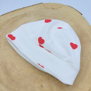 Bonnet de naissance personnalisable pour bébé thème petits cœurs image 3