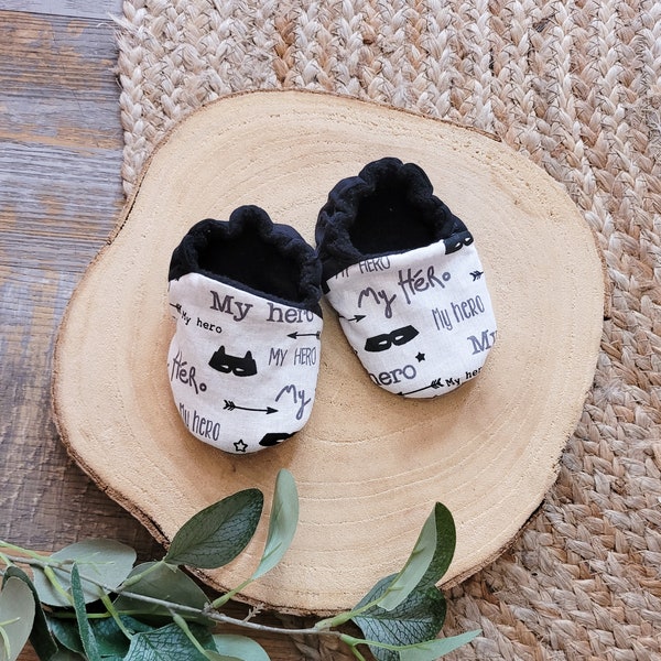 Chaussons souples en coton et polaire pour bébé - thème super héros