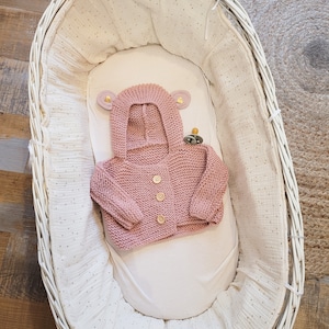 Wollen geboortebeha voor baby - oudroze teddybeer thema