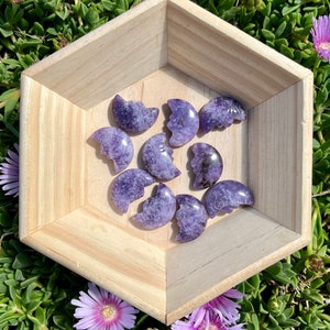 Lepidolite Mini Moon Carving - Healing Crystal - Soothing, Nurturing, Balance, Relief