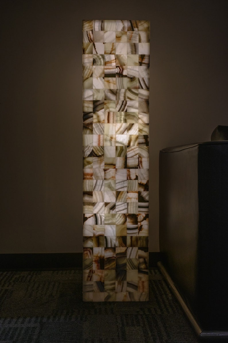 Square Base Onyx Lamp From Mexico 49 5 86 Lbs