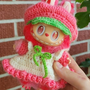 Labubu gehaakte op aardbei shortcake geïnspireerde outfit jurk kostuum handgemaakt voor Labubu pop van 17 cm