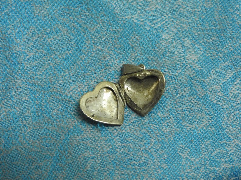 stunning vintage sterling silver scroll work locket pendant