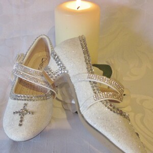 Meisjes Communion Schoenen Kristallen parels broche Witte | Etsy Meisjes Communion Schoenen Kristallen parels broche Witte | Etsy