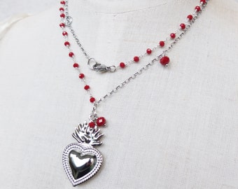 Collana lunga stile Boho con Cuore Sacro di colore argento. Collana rosario con pendente cuore Ex voto. Collana due in una. Regalo amica.