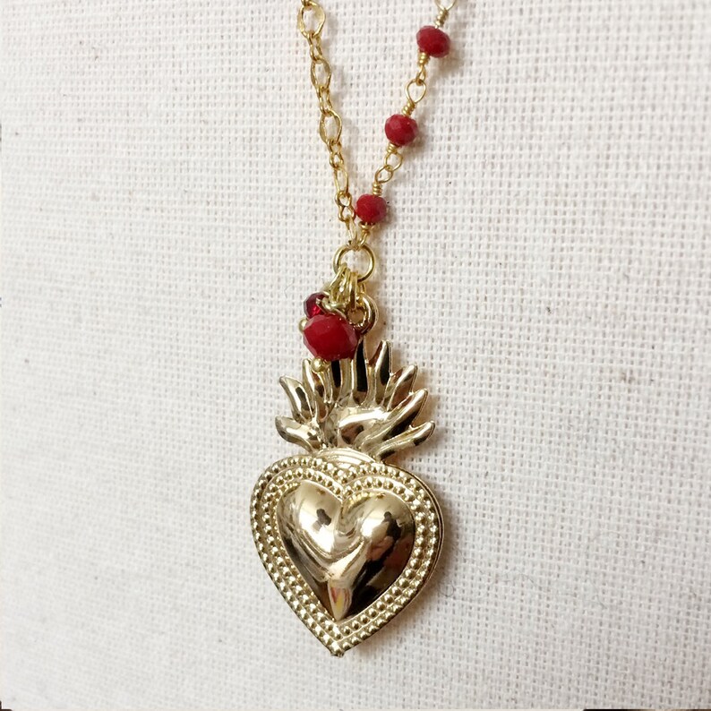 Collana lunga stile Boho con Cuore Sacro. Collana rosario ...