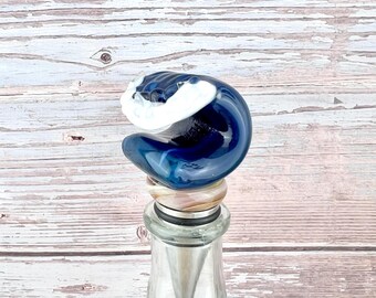 Tapón de botella Wave - Vidrio de borosilicato soplado a mano, base de metal