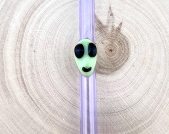 Alien fait main sur de la paille de verre colorée : paille réutilisable personnalisée