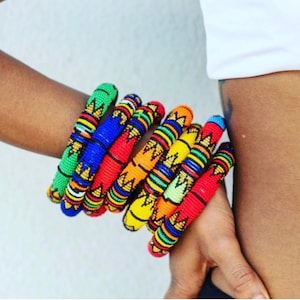 1 African traditional  Zulu beaded  bracelet /bangle