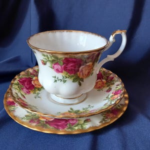 Royal Albert, Vintage Cup and Saucer, China Trio, Tea Trio, Royal Albert Old Country Roses, Afternoon Tea, Tea Set, Replacement China