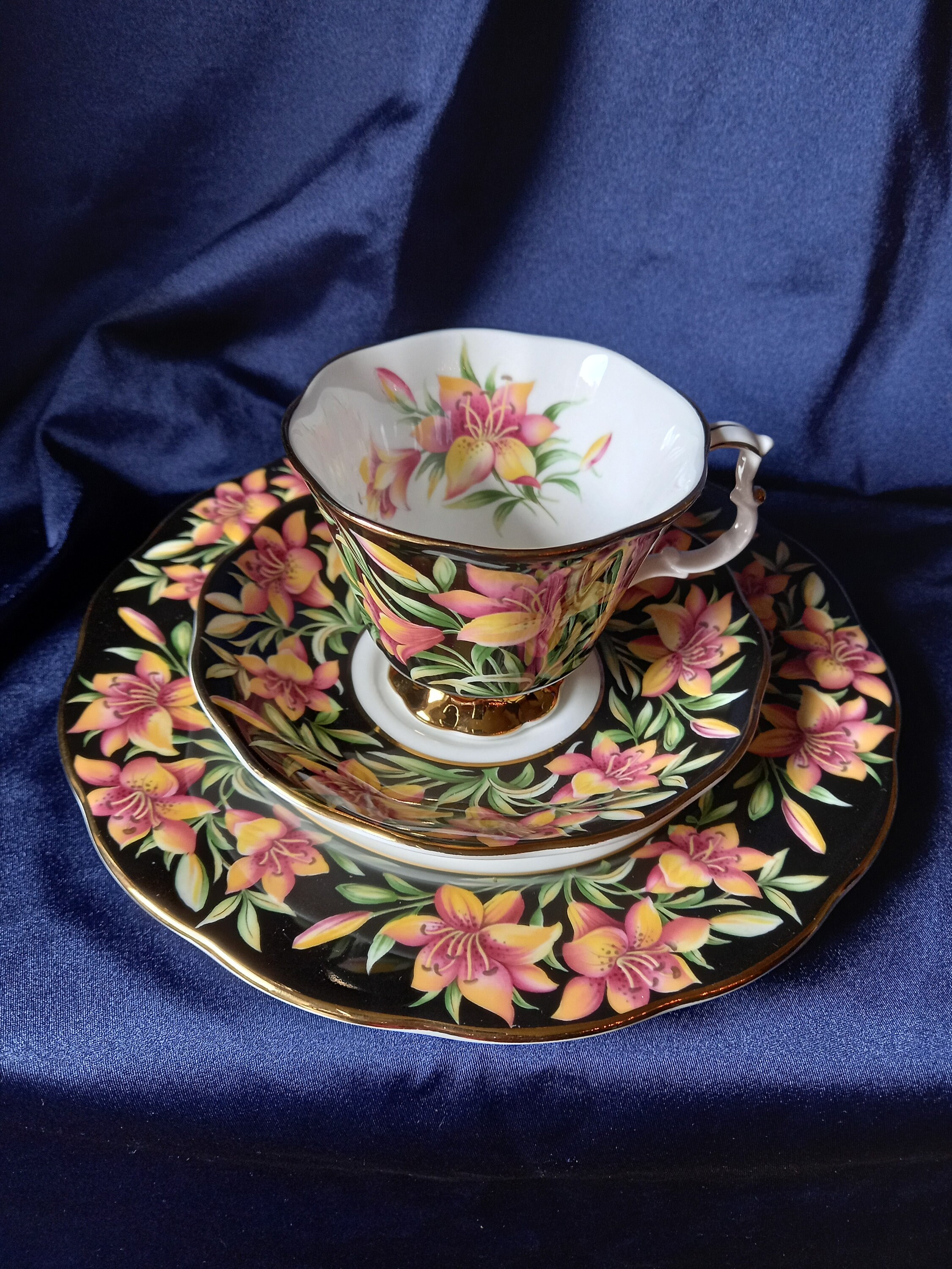 ウェッジウッド プレーリーフラワーズ トリオ ヴィンテージ