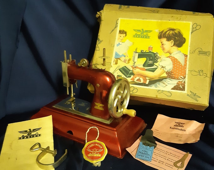 Casige Sewing Machine, Toy Sewing Machine, Casige 1050 Miniature Sewing