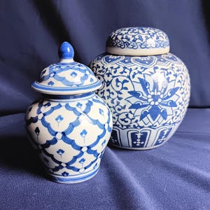 Chinese Ginger Jars, Blue and White Ginger Jars, Oriental Jars, Home Decor, Oriental Decor, Home Accents, Vintage Ginger Jars