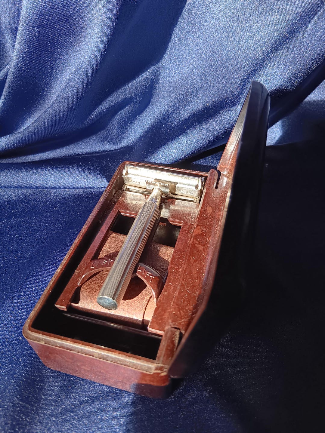 Vintage Razor, Valet Auto Strop, Shaving and Grooming, Safety Razor ...